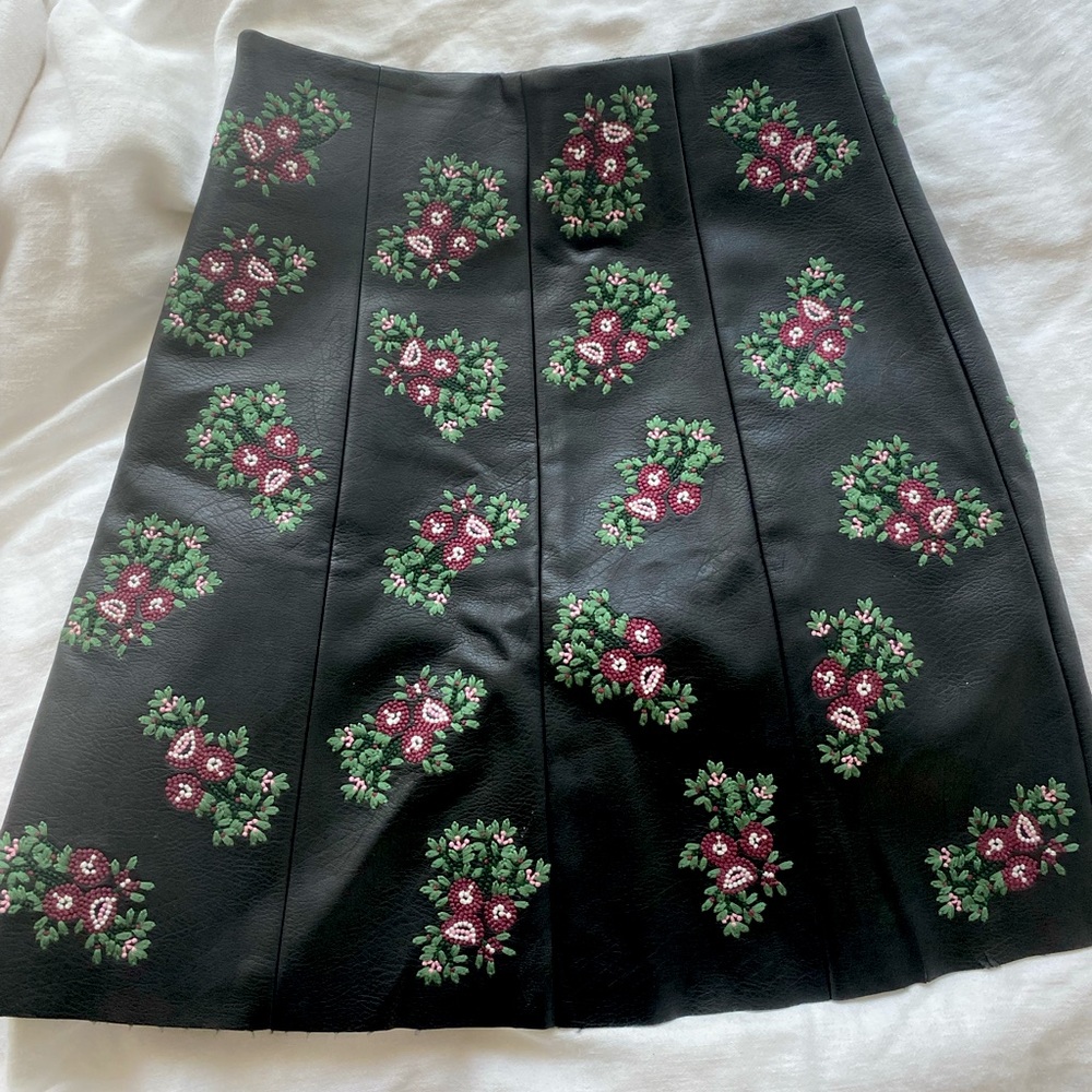 Club Monaco faux leather pleated skirt